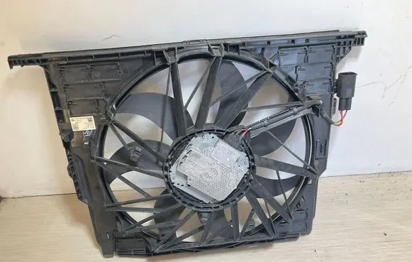 BMW 5 F10 F11 Radiator cooling fan shroud 7633273