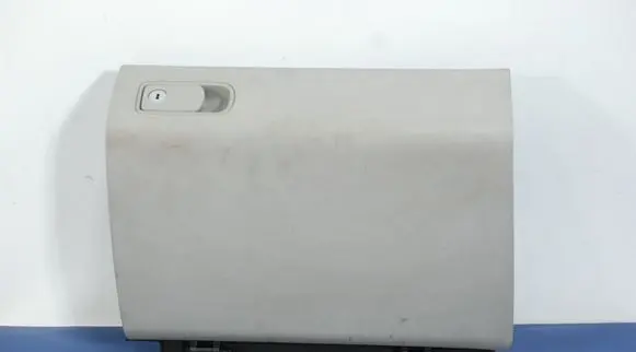 KIA Opirus Glove box