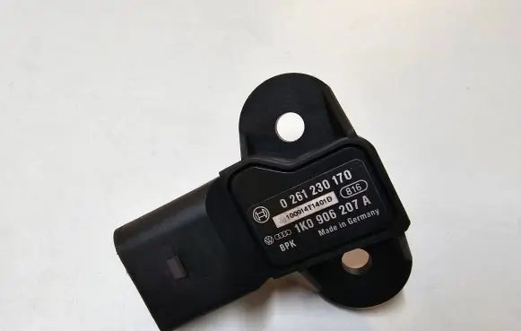Volkswagen Tiguan Air pressure sensor 1K0906207A 0261230170