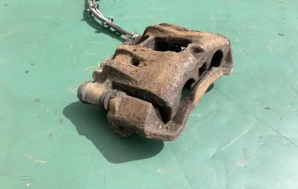 Iveco Daily 3rd gen Front brake caliper 594205