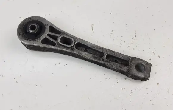 Volkswagen PASSAT B6 Engine mount bracket 3C0199855