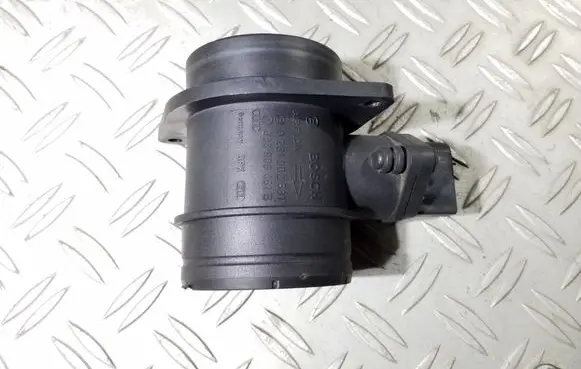 Skoda Fabia Mk1 (6Y) Mass air flow meter 0281002531 038906461B
