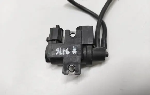 Lexus IS 220D-250-350 Turbo solenoid valve 258190R011 70051308