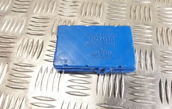 Toyota Corolla E120 E130 Comfort/convenience module 8264102040