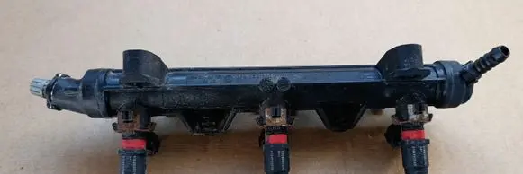 Skoda Roomster (5J) Fuel injector supply line/pipe 