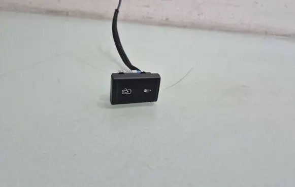 Skoda Fabia Mk2 (5J) Central locking switch button 5J0962125