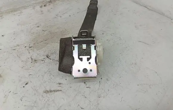Ford Kuga I Rear seatbelt buckle 4M51A611B68CC