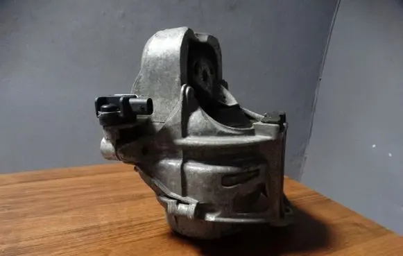 Porsche Cayenne (9Y0 9Y3) Engine mount vacuum valve 