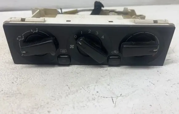 Mitsubishi Carisma Climate control unit MR500526 020108