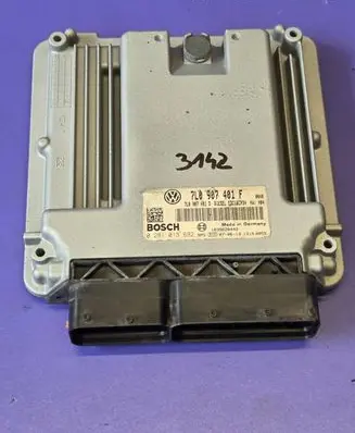 Volkswagen Touareg I Engine control unit/module 0281013692 7L0907401F 7L0907401D