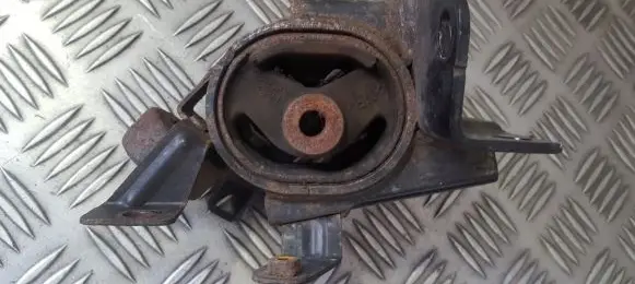 Toyota Avensis T250 Engine mount bracket AV72533 AV-72533