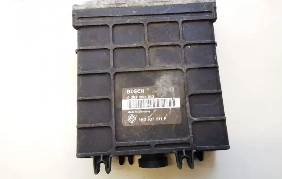 Volkswagen Golf III Engine control unit/module 0261200760 1H0907311F