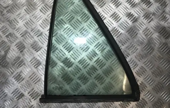 Mercedes-Benz C W202 Rear side window