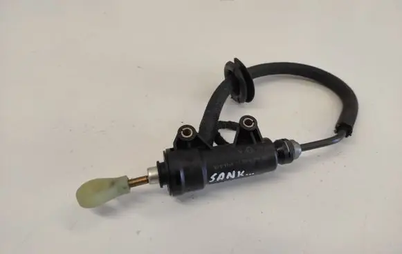 BMW X3 E83 Clutch master cylinder 21526758822