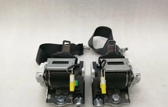 Maserati GranTurismo Rear seatbelt 80090490