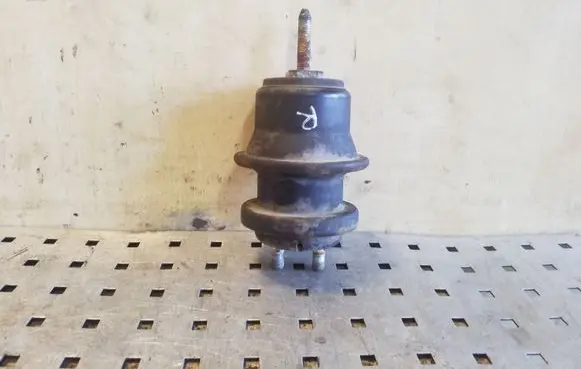 Subaru Outback Engine mount bracket