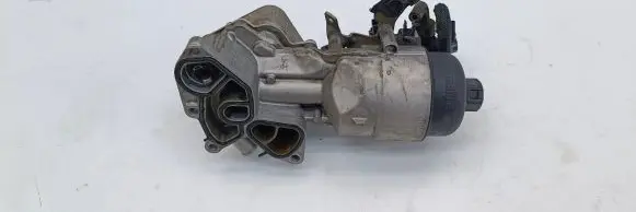 Oil filter mounting bracket