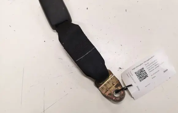 Toyota Corolla E120 E130 Rear seatbelt buckle E034501