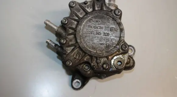 Volkswagen Golf Plus Vacuum pump 03G145209 060705C11