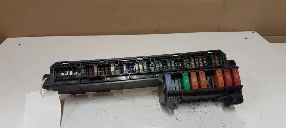 BMW 5 E60 E61 Fuse module 695733002 18917 6114695733002