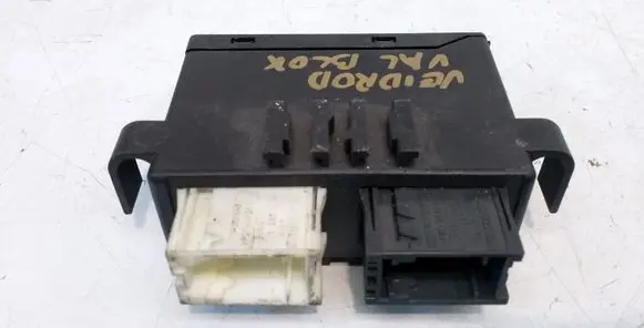 BMW 3 E46 Wing mirror control module 6913364