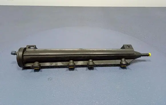 Volkswagen Jetta V Fuel main line pipe 06A133317AS