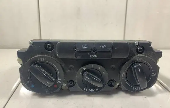 Volkswagen Touran I Climate control unit