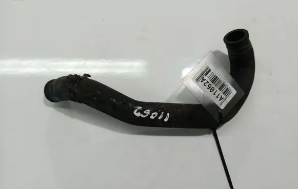 Volkswagen Touran I Engine coolant pipe/hose 