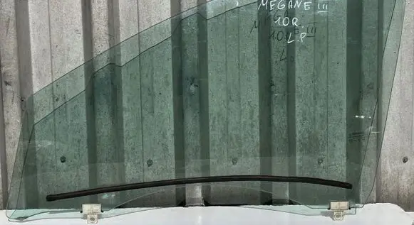 Renault Megane III Sliding door window/glass 