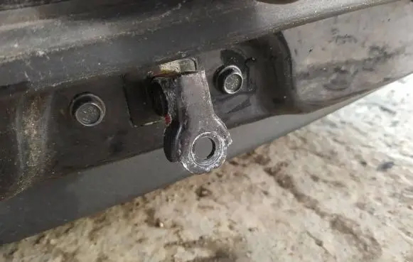 Chevrolet Captiva Rear door check strap stopper