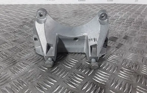 Mercedes-Benz S W222 Gearbox mounting bracket A2052420304