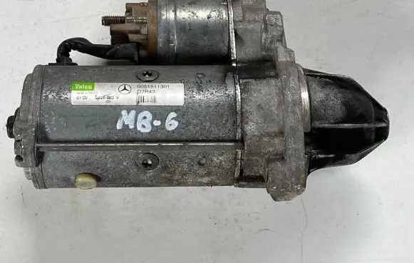 Mercedes-Benz C W203 Starter motor 0051511301 D7R43 0226B0