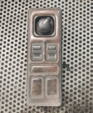 Mercedes-Benz Vito Viano W638 Electric window control switch 0005456813
