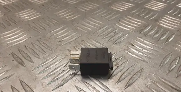 Volkswagen PASSAT B6 Other relay 7M0951253C