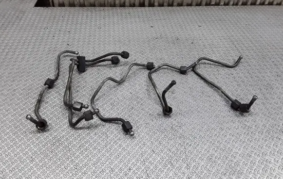 Fuel injector supply line/pipe