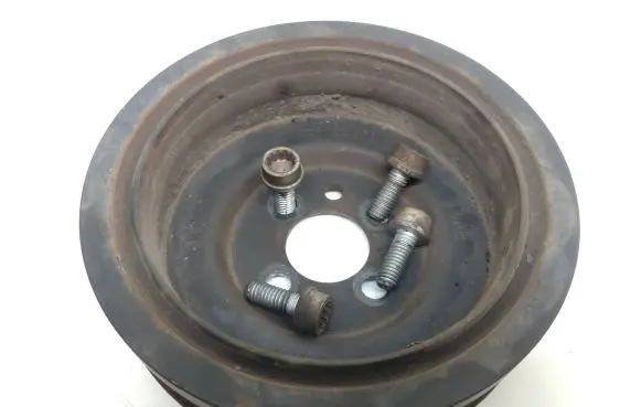 Mitsubishi Grandis Crankshaft pulley 03G105243