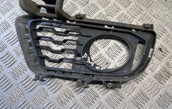 BMW 3 GT F34 Front fog light trim/grill 8057324