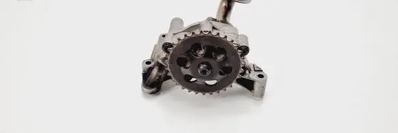 Volkswagen PASSAT B5.5 Oil pump 038115105D 06A115121
