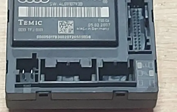 Audi Q7 4L Door control unit/module 4L0959793B