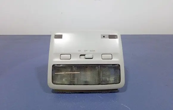 Toyota Corolla Verso E121 Boot/trunk interior light 812630F010