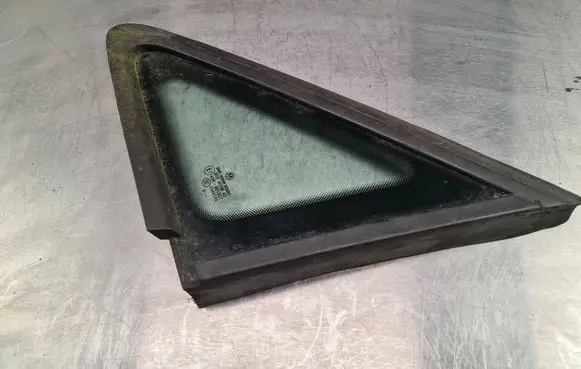 Volkswagen Caddy Front triangle window/glass 43R001057 E000184 M23100AS2