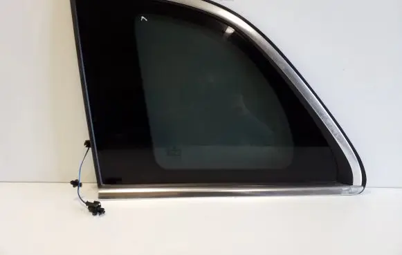 Rear side window