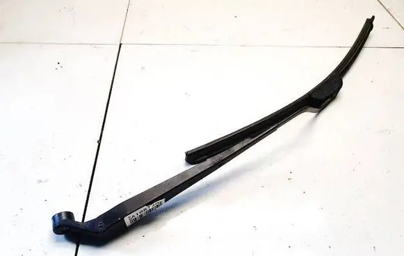Suzuki Swift I Front wiper blade arm