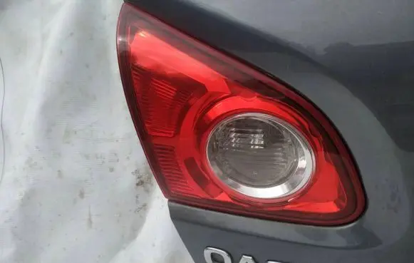 Nissan Qashqai+2 Tailgate rear/tail lights