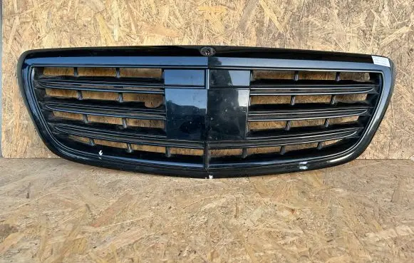 Mercedes-Benz S C217 Front bumper upper radiator grill 3546717