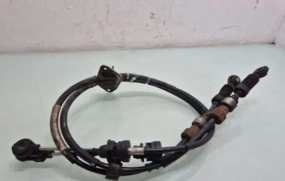 Gear shift cable linkage