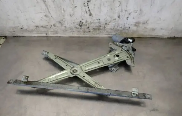 Mitsubishi Lancer X Front door electric window regulator 5713A086