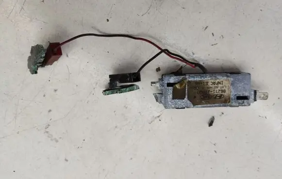 KIA Optima Aerial antenna amplifier 962712T000