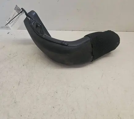 Jaguar XF X250 Air intake duct part 8X239A673AB