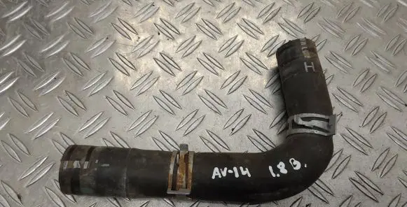 Toyota Avensis T270 Engine coolant pipe/hose